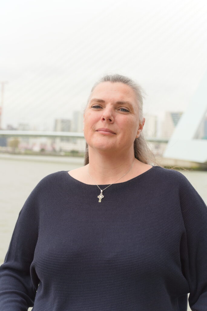 Angelique de Jong rouwbegeleider voor werkgevers en leidinggevenden